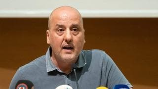 TİP'li Ahmet Şık hastaneye kaldırıldı