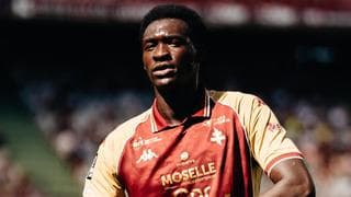Galatasaray'a 2 metrelik dev golcü geliyor!
