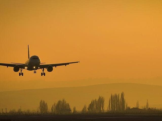 Antalya uçağında bomba paniği! Acil iniş yaptı
