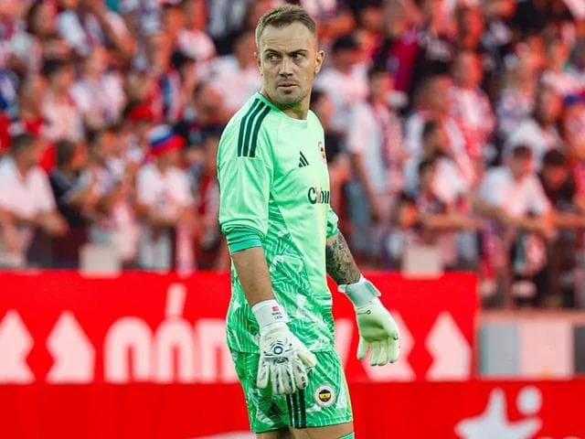 Fenerbahçe'de sakatlanan Mert Günok'tan kötü haber!